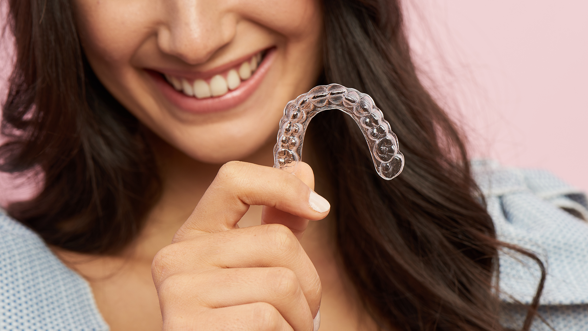 joovence femme sourire aligneurs